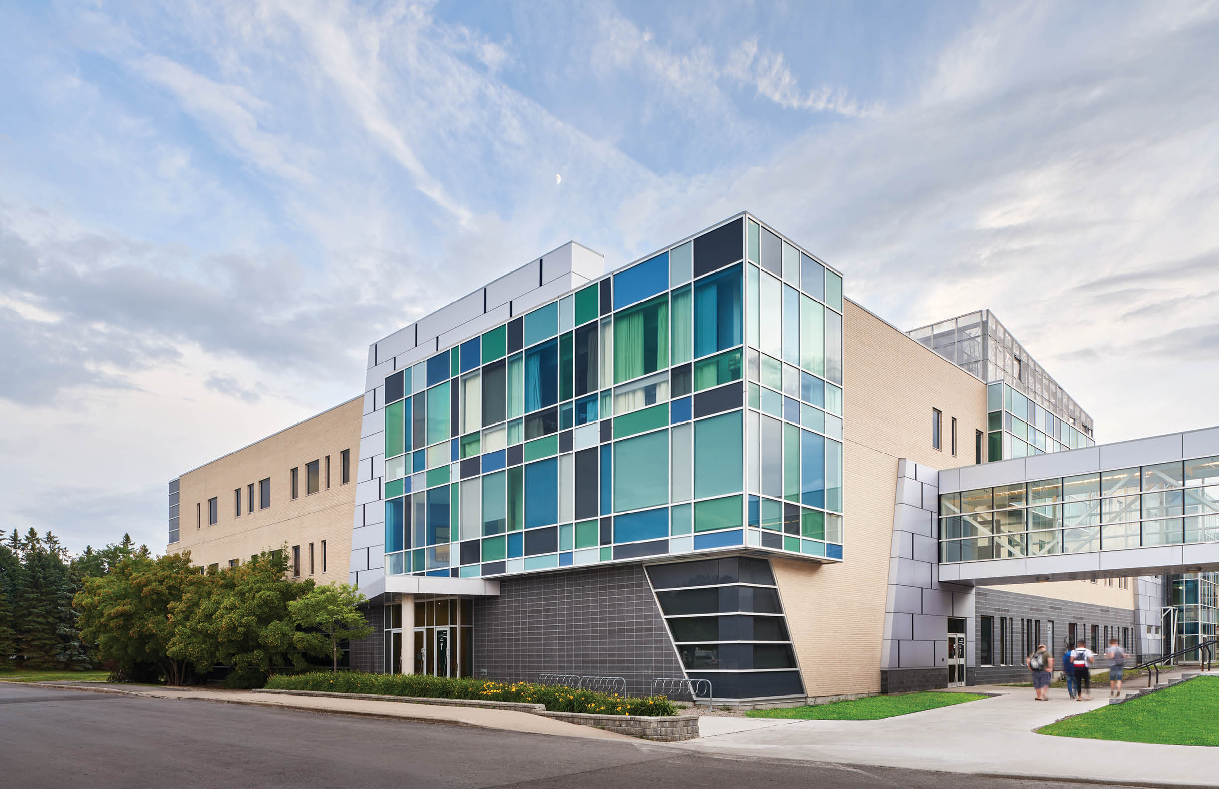 Outdoor photo of the T Building at Ottawa Campus.