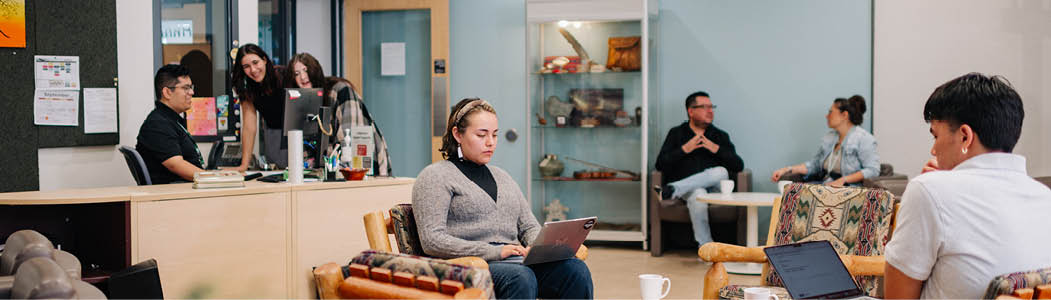 Photo of an indigenious woman in the Mamidosewin Centre at the Ottawa campus. 