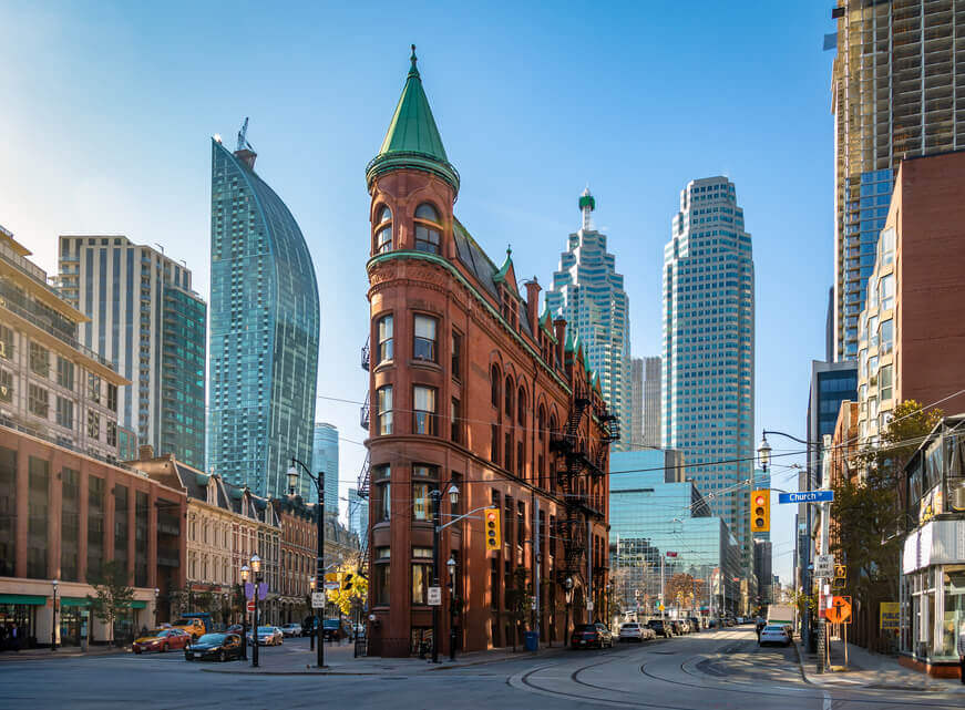 Building in downtown Toronto - Ontario, Canada - International ...